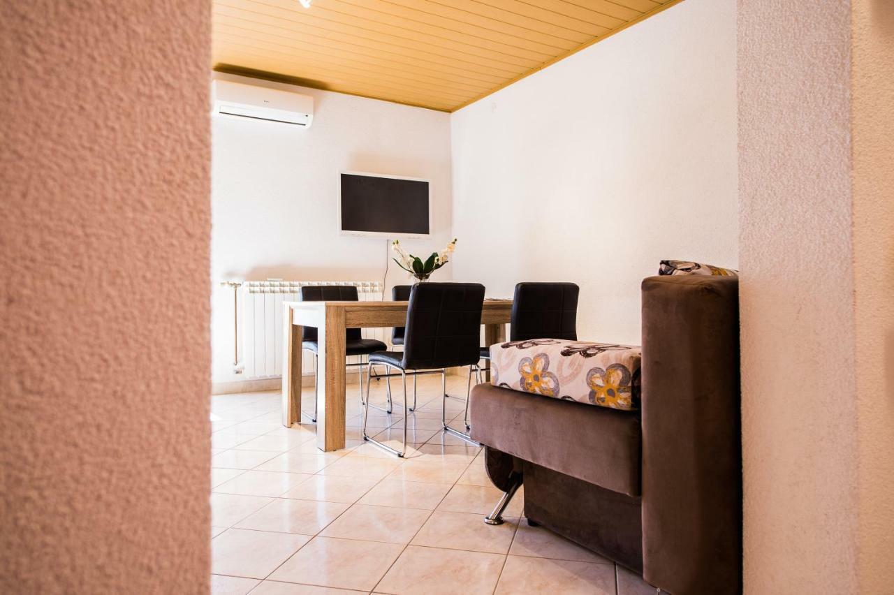 Apartmani Mila Podstrana Exterior photo
